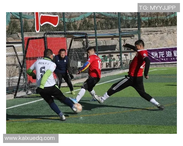 陈娜独家揭秘足球技巧与心得分享助你提升球技与战术理解 陈娜独家揭秘足球技巧与心得分享助你提升球技与战术理解