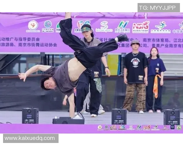 南京街舞队在世界攀岩锦标赛中的逆袭之旅与荣耀时刻
